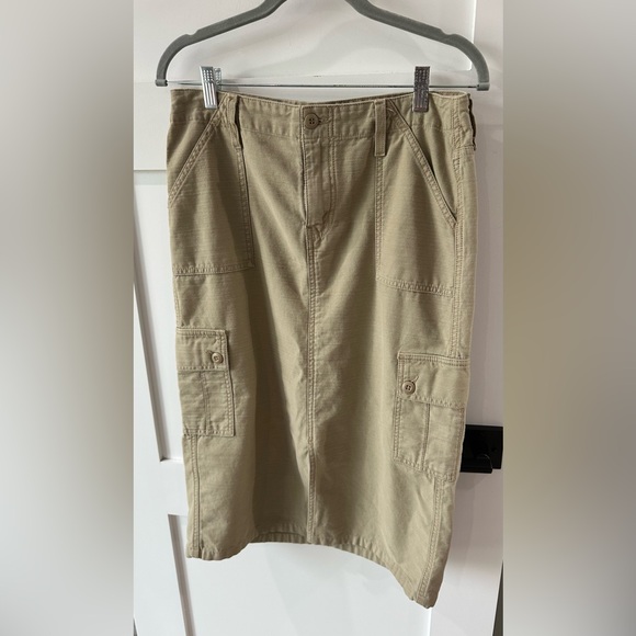 Levi's Dresses & Skirts - Women’s Levi Straus Khaki Cargo Midi 90’s Skirt Size 6 Front Slit Boho